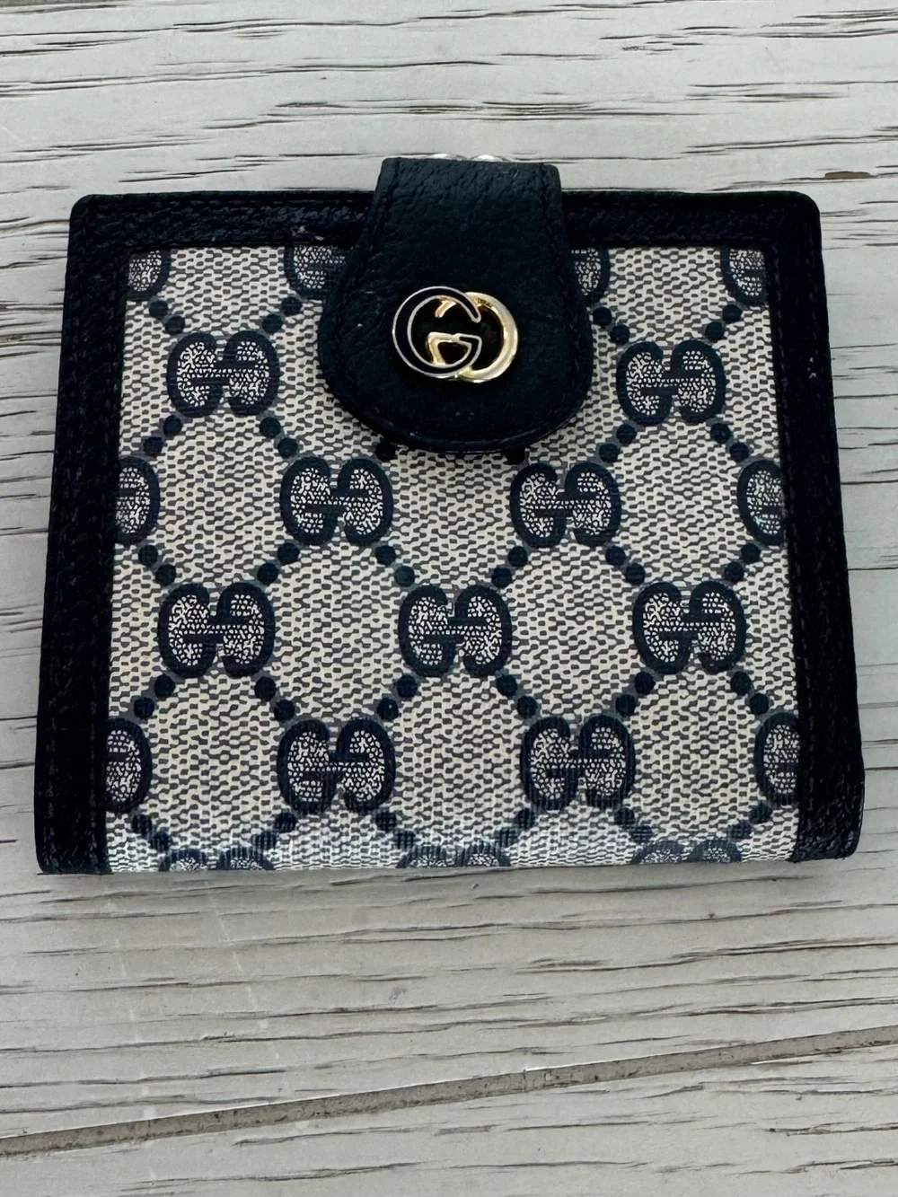 Gucci Monogram Compact Card Case in Beige and Black with Gold Logo